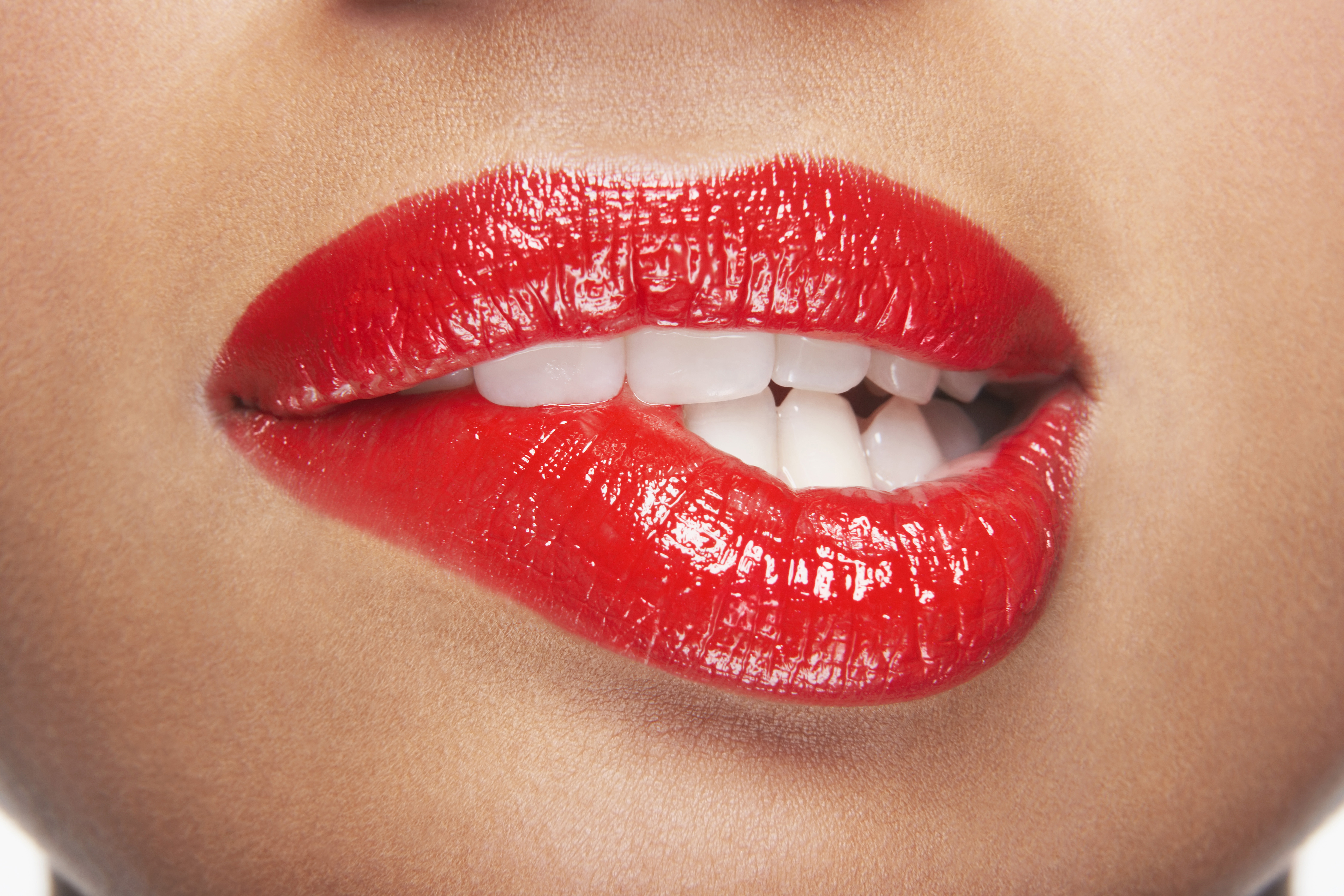 Lip biting. Красивые губы. Красивые женские губы. Красные губы. Красивые губки.