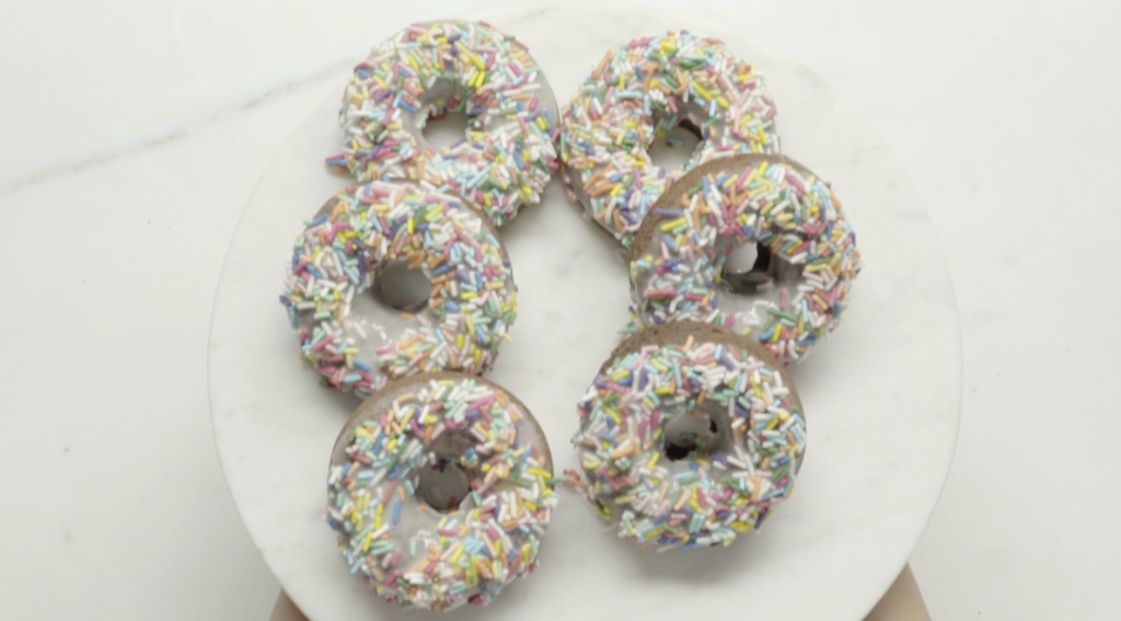 20/20 Chocolate Donuts with Vanilla Frosting - F-Factor